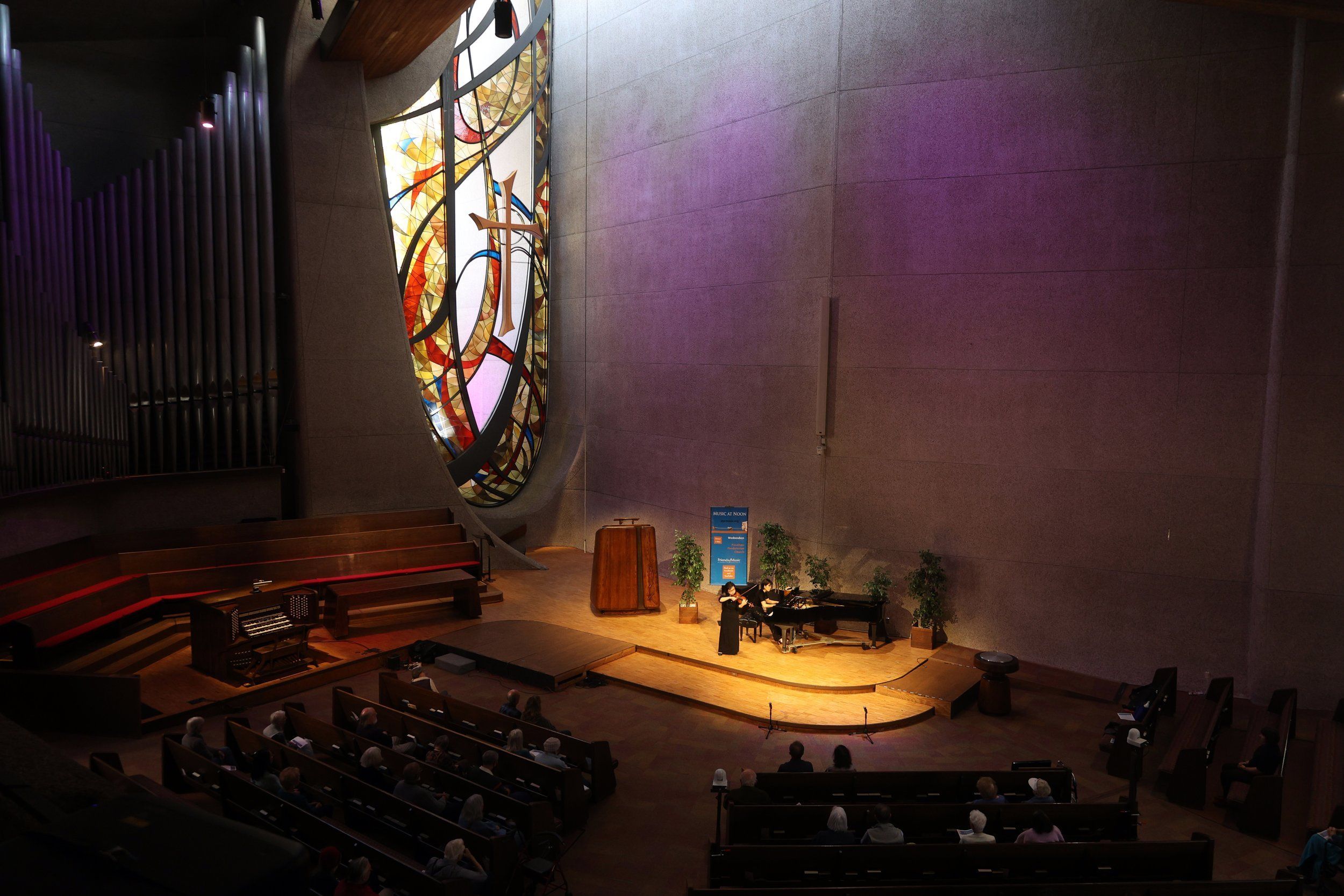 aerial view of Pasadena Presbyterian Church with performers playing